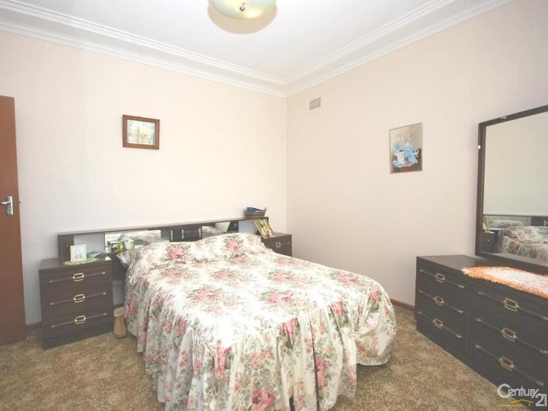 66 Rawson Road, Fairfield West NSW 2165