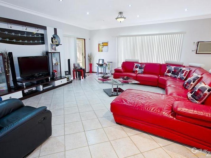 24 Gardiner Crescent, Fairfield West NSW 2165