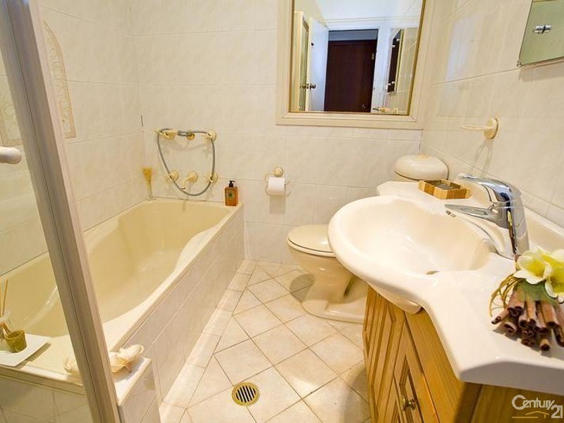 24 Gardiner Crescent, Fairfield West NSW 2165