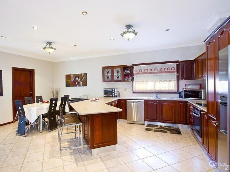 24 Gardiner Crescent, Fairfield West NSW 2165