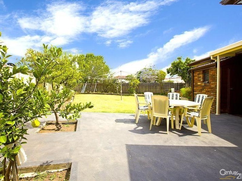 42 Kimberley Crescent, Fairfield West NSW 2165