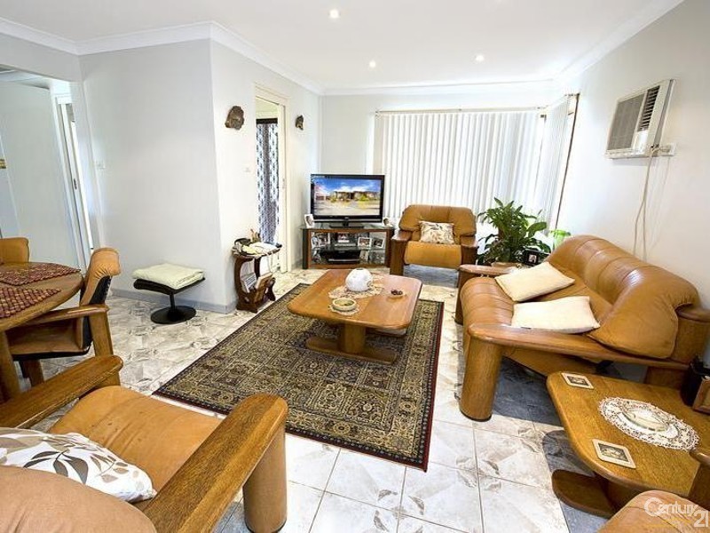 42 Kimberley Crescent, Fairfield West NSW 2165