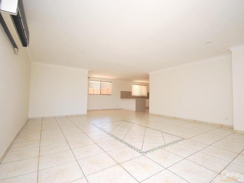 Edensor Park NSW 2176