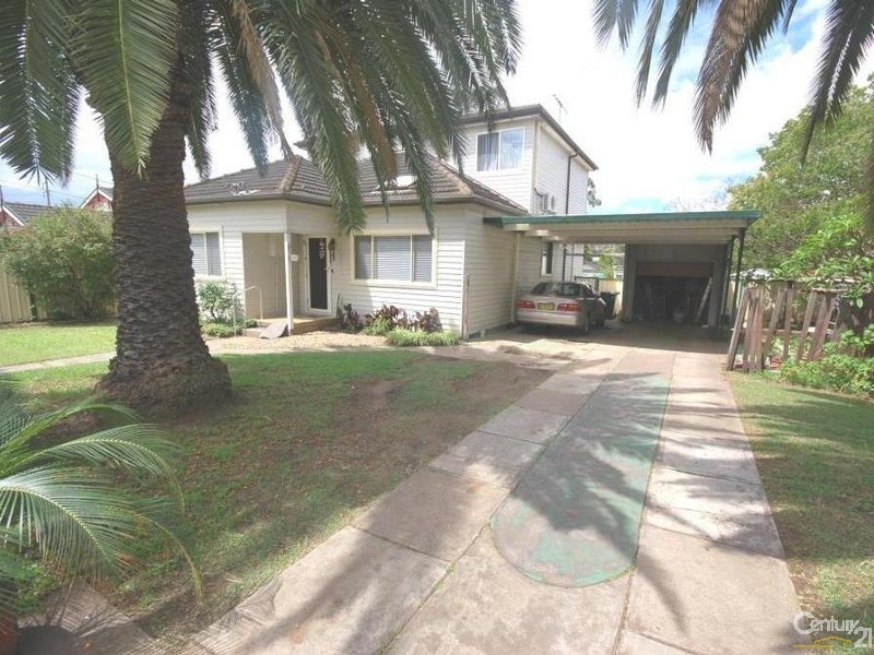 18 Loftus Street, Fairfield East NSW 2165