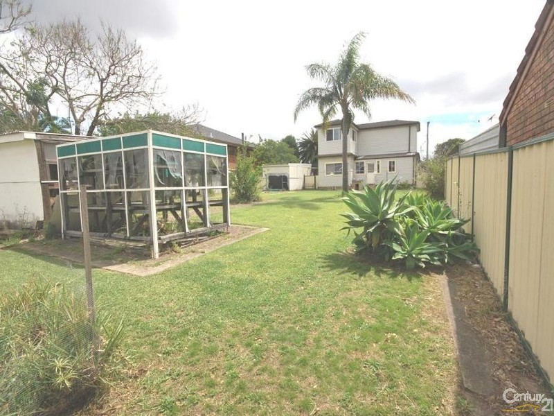 18 Loftus Street, Fairfield East NSW 2165