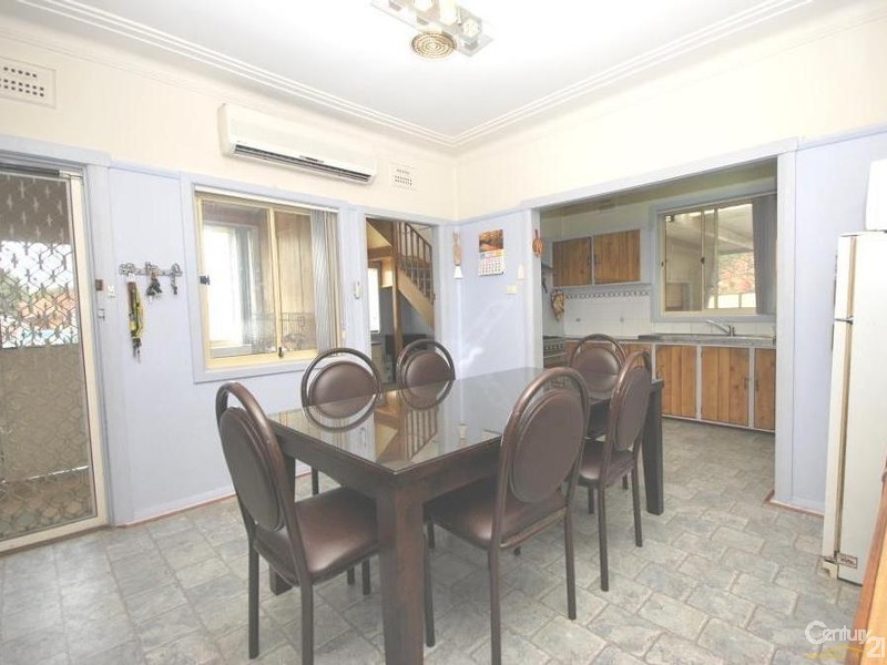 18 Loftus Street, Fairfield East NSW 2165