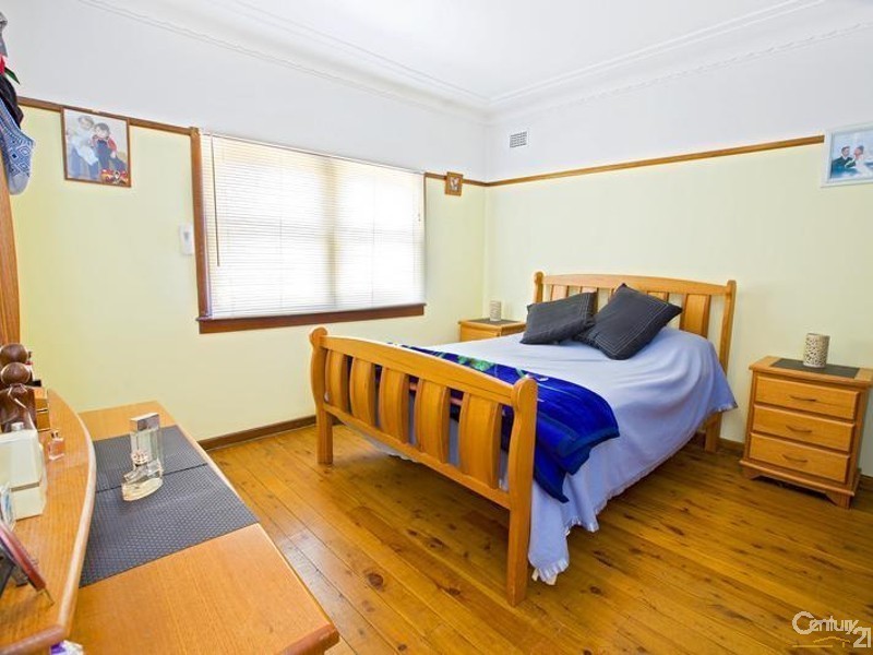 Fairfield East NSW 2165