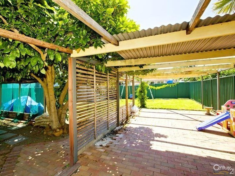 Fairfield East NSW 2165