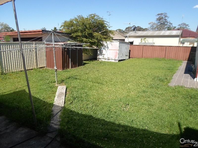 Fairfield West NSW 2165