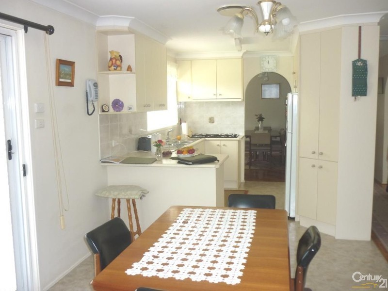 4 Gundagai Crescent, Wakeley NSW 2176