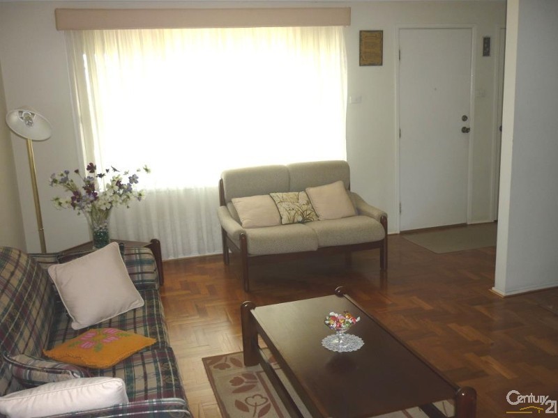 4 Gundagai Crescent, Wakeley NSW 2176