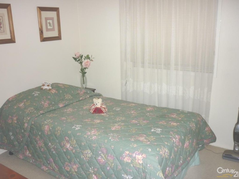 4 Gundagai Crescent, Wakeley NSW 2176