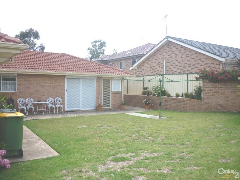 4 Gundagai Crescent, Wakeley NSW 2176