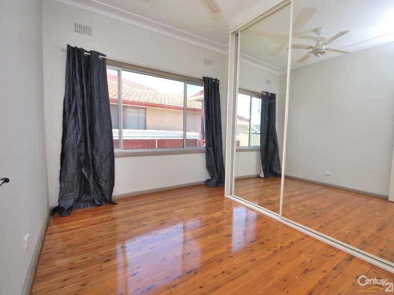 Fairfield West NSW 2165