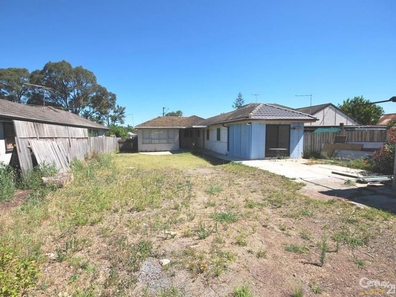 252 Smithfield Road, Fairfield West NSW 2165