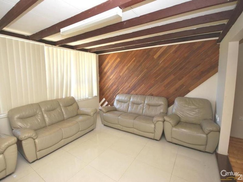 252 Smithfield Road, Fairfield West NSW 2165