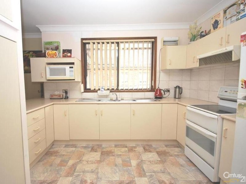 9 Gove Avenue, Green Valley NSW 2168