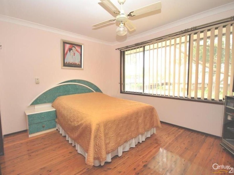 9 Gove Avenue, Green Valley NSW 2168