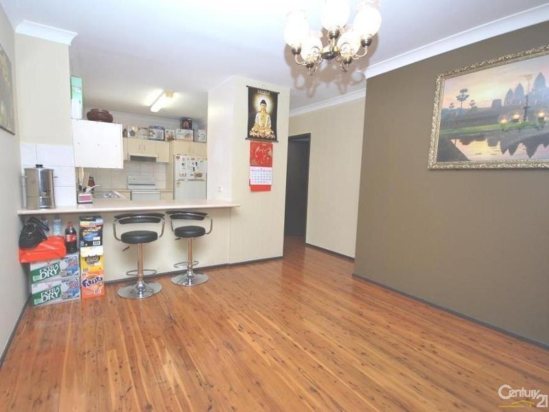 9 Gove Avenue, Green Valley NSW 2168