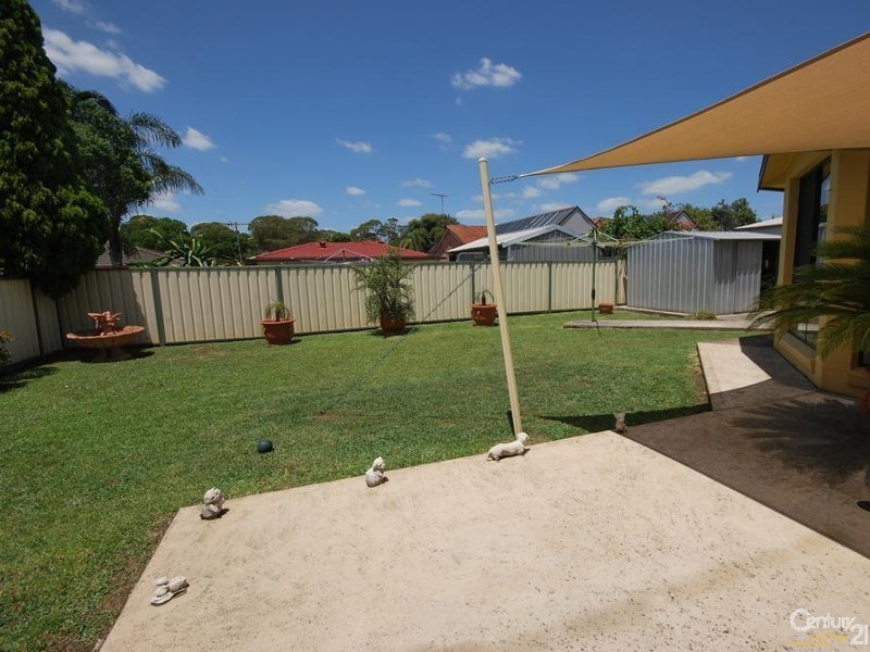 170 Prairievale Rd, Bossley Park NSW 2176