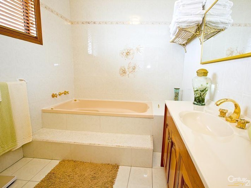 132 Brown Rd, Bonnyrigg Heights NSW 2177