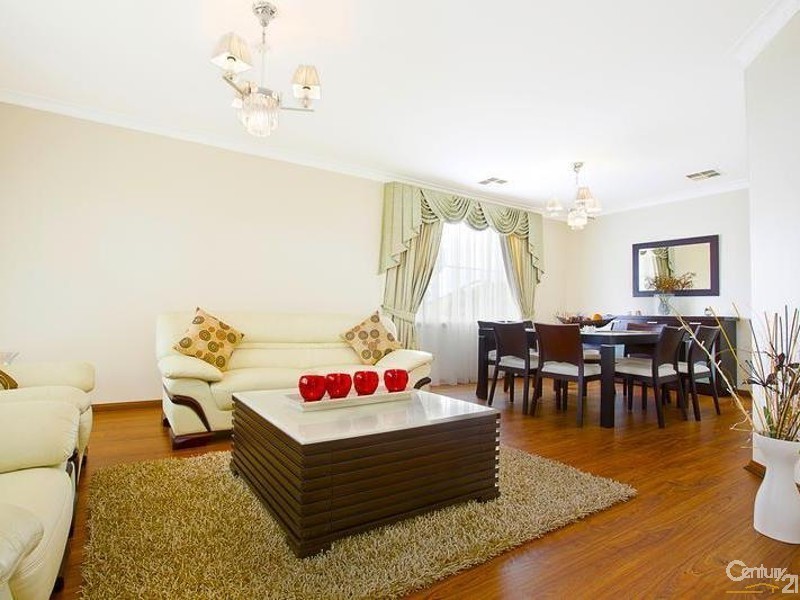 1 Santangelo Close, Edensor Park NSW 2176