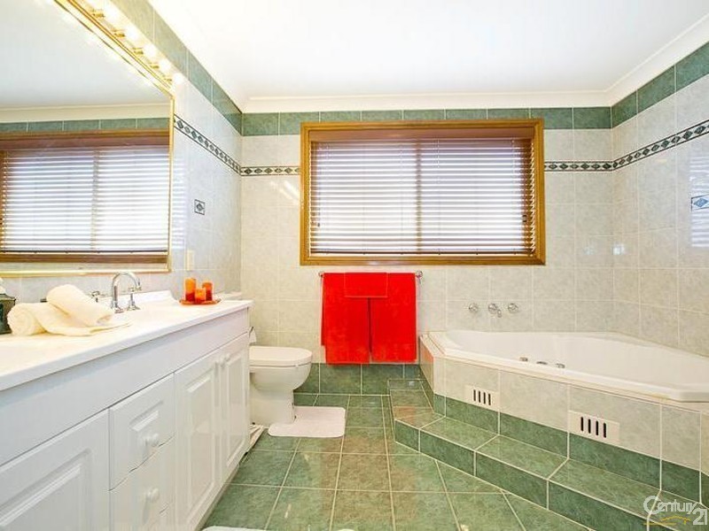 1 Santangelo Close, Edensor Park NSW 2176