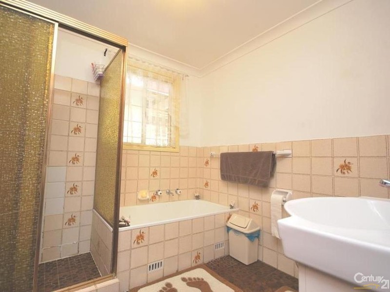 15  Pilliga Cresent, Bossley Park NSW 2176