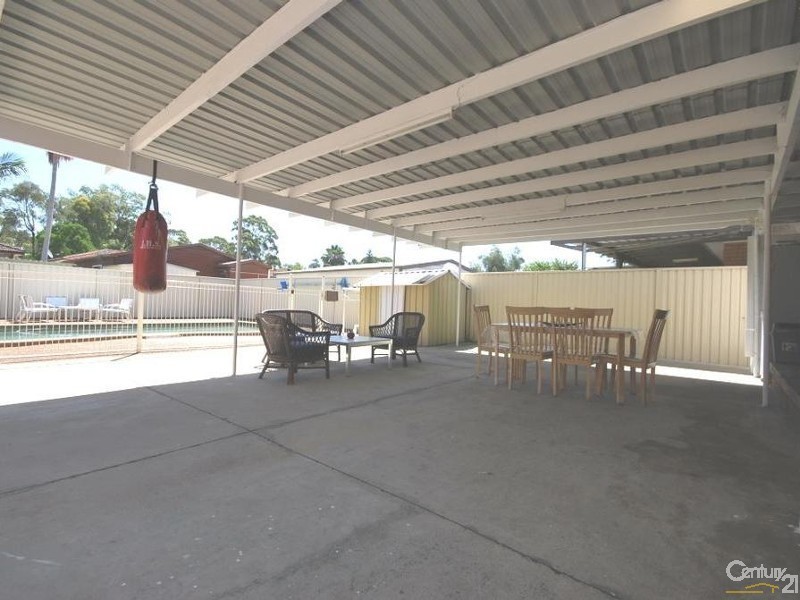 15  Pilliga Cresent, Bossley Park NSW 2176