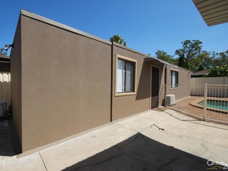 15  Pilliga Cresent, Bossley Park NSW 2176