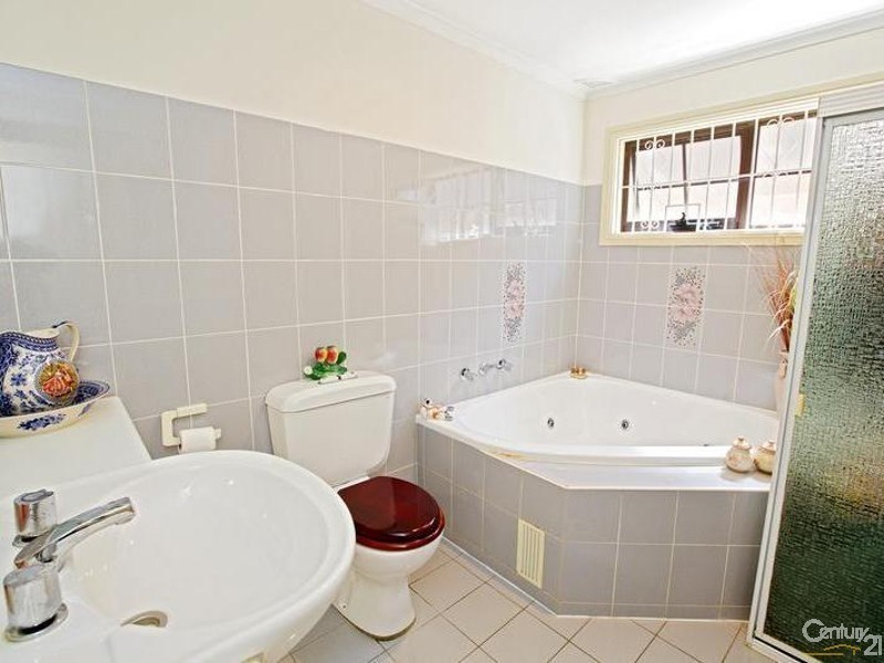 10  Geronimo Close, Greenfield Park NSW 2176