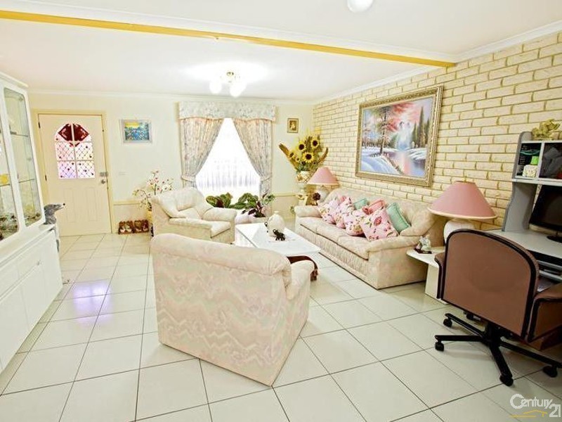 10  Geronimo Close, Greenfield Park NSW 2176