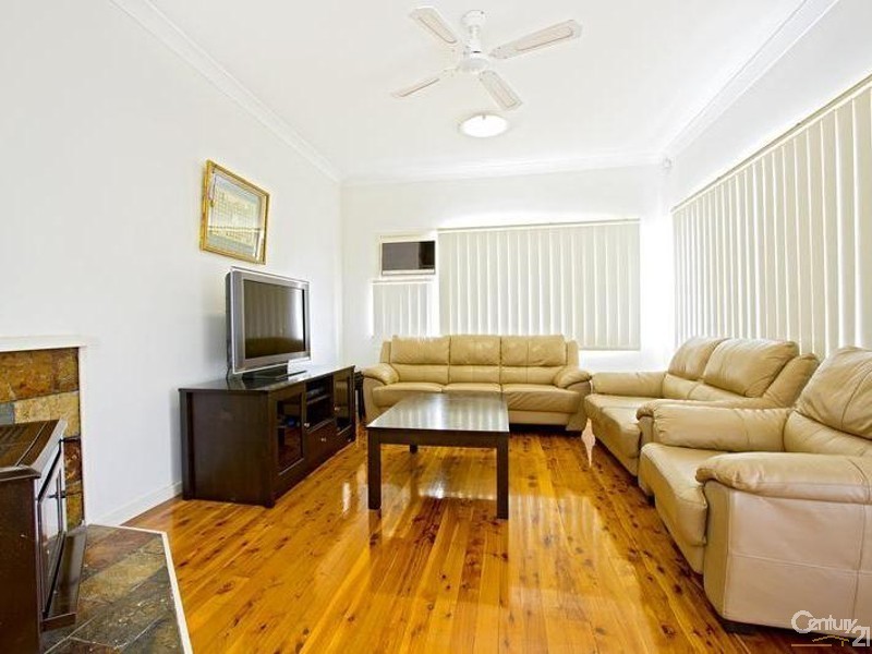 41 Gardiner Crescent, Fairfield West NSW 2165