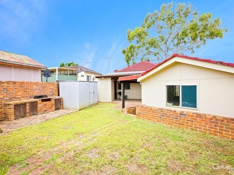 41 Gardiner Crescent, Fairfield West NSW 2165