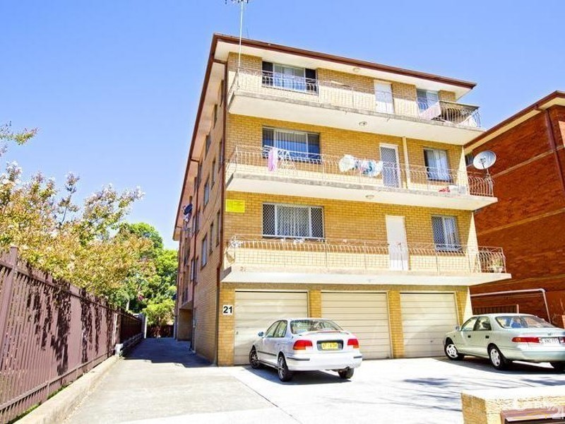 2/21  York Street, Fairfield NSW 2165