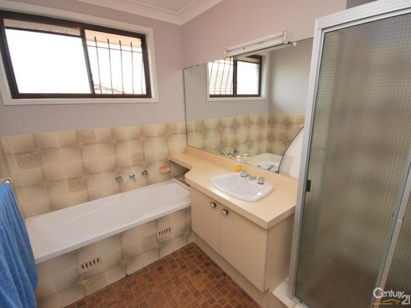 Edensor Park NSW 2176