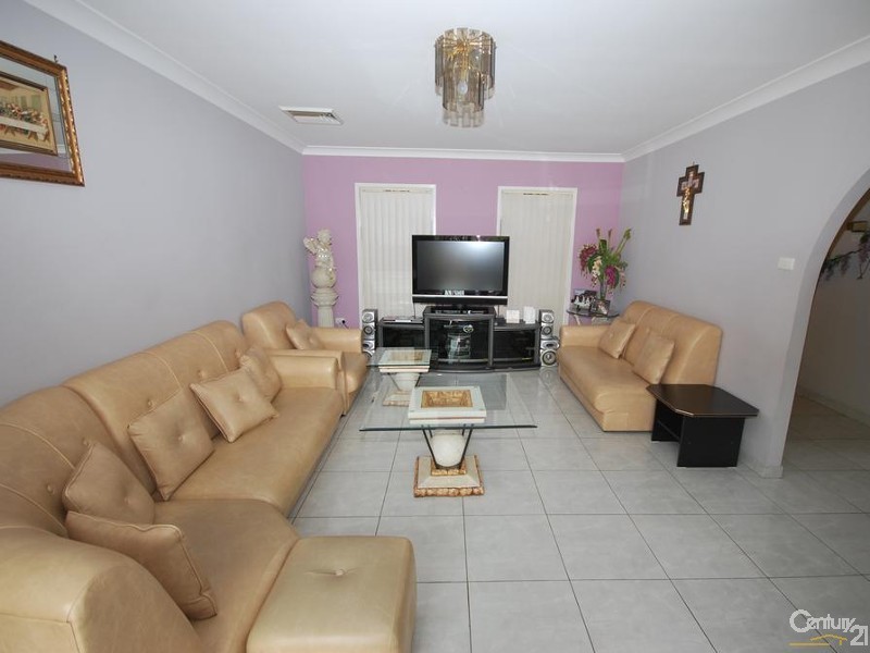 Edensor Park NSW 2176