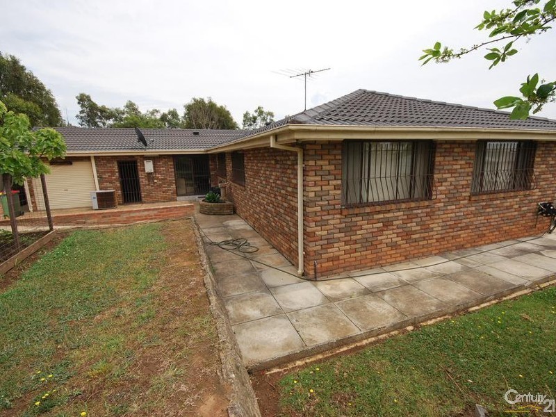 Edensor Park NSW 2176