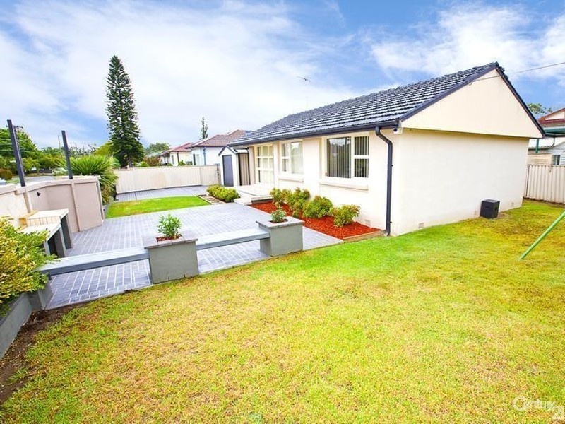 Fairfield West NSW 2165