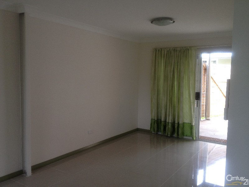 5a Quest Ave, Carramar NSW 2163