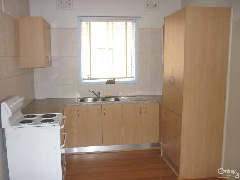 32 Rosina Street, Fairfield West NSW 2165