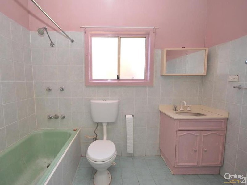 32 Rosina Street, Fairfield West NSW 2165