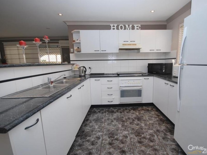 13 Highgrove Circuit, Cecil Hills NSW 2171