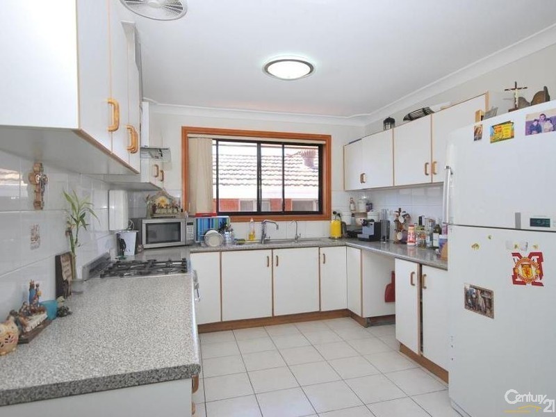 35 Tyrell Cresent, Fairfield West NSW 2165