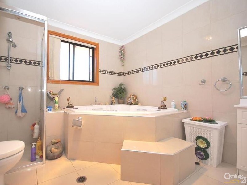 35 Tyrell Cresent, Fairfield West NSW 2165