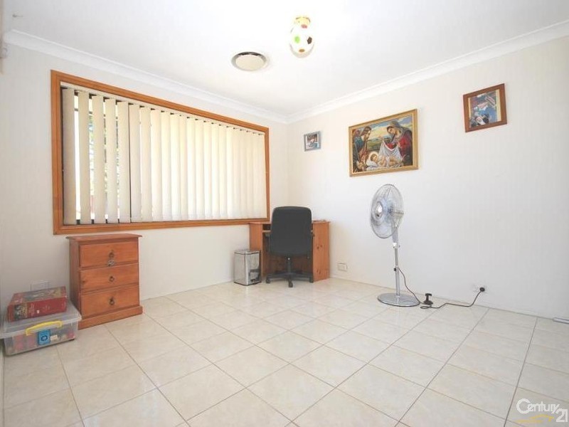 35 Tyrell Cresent, Fairfield West NSW 2165