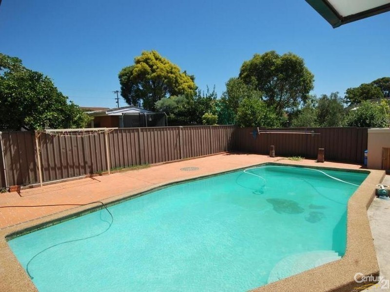 35 Tyrell Cresent, Fairfield West NSW 2165