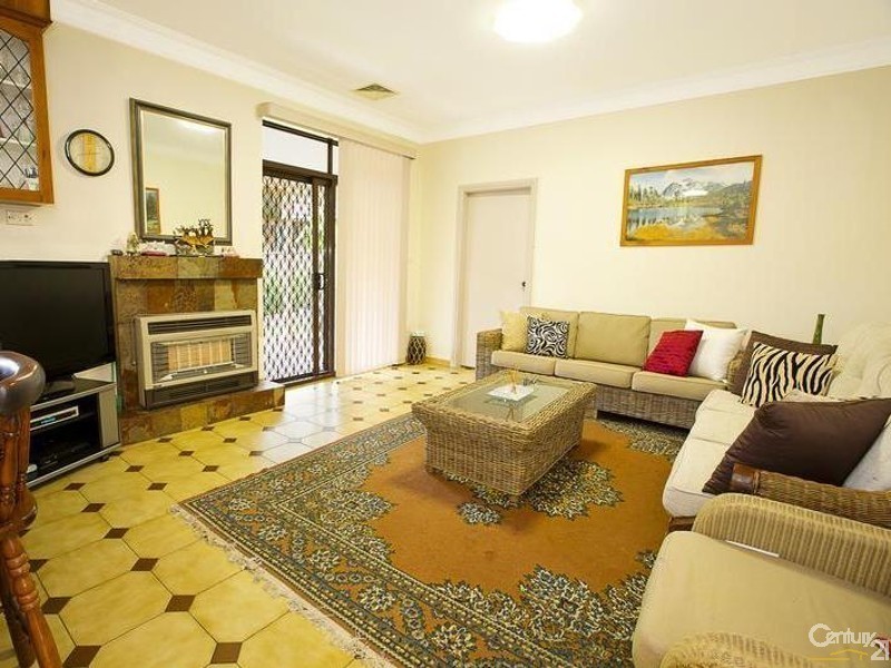 3  Pierce Street, Prairiewood NSW 2176