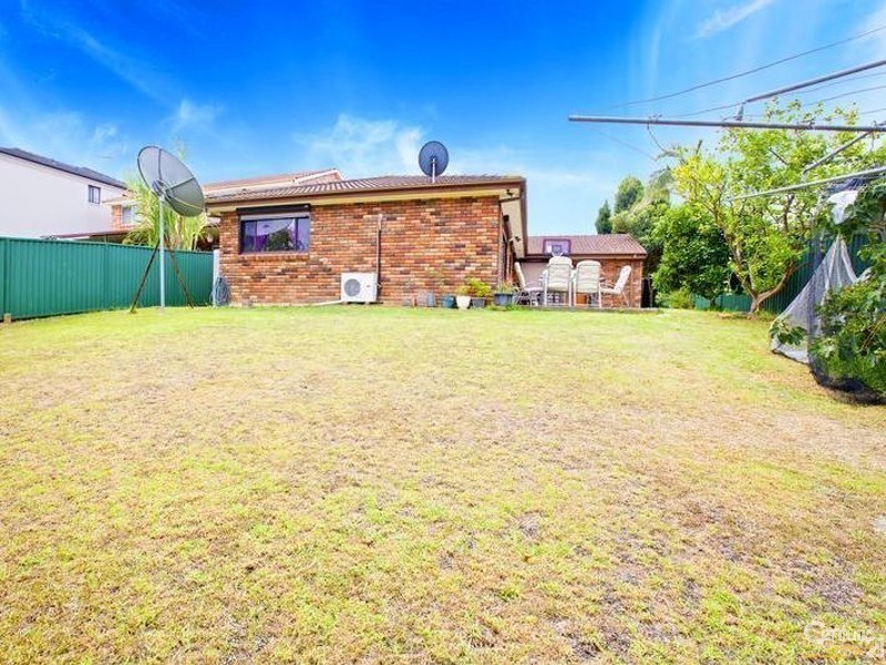 Edensor Park NSW 2176