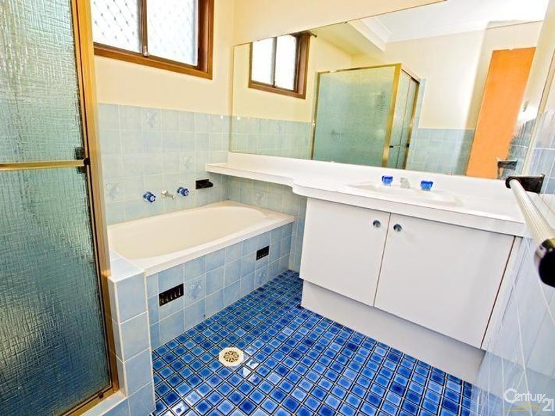 Edensor Park NSW 2176